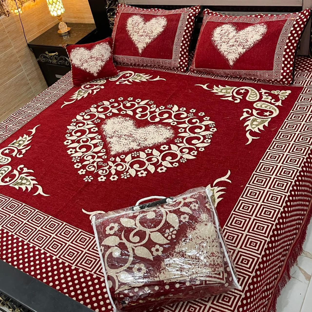 4 pice Velvet Jucqard Bedsheets