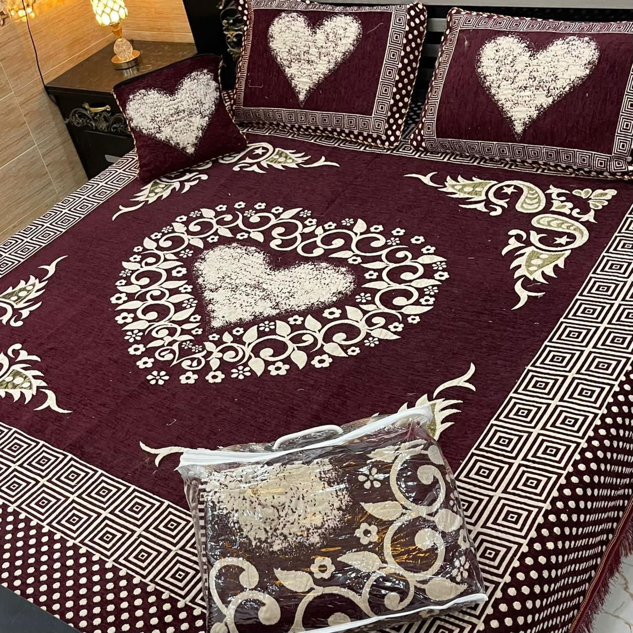 4 pice Velvet Jacquard Bedsheets | Bedsure.pk
